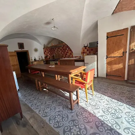 度假居 L'abbaye, Maison Chic, Salle Jeux Bar Centre Cosy Villeneuve (Alpes-de-Haute-Provence)